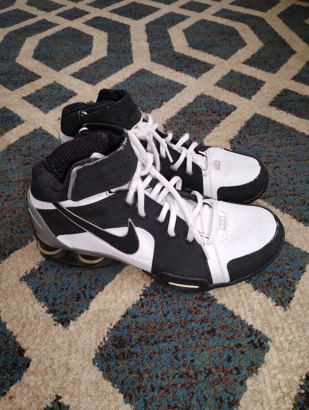 Nike 2004 Shox Battlegrounds Black White Gray Shoes 308576-102-00 US Size 7